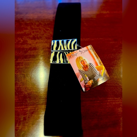 NWT BLACK/White Besty Johnson stretch belt style up outfit excellent condition! - Picture 1 of 6